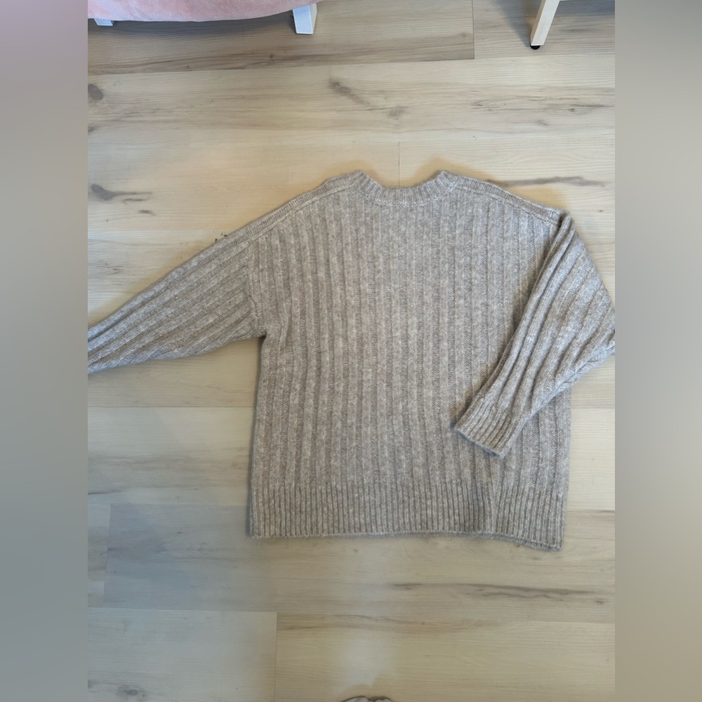 Beige oversized Zara sweater. Size small